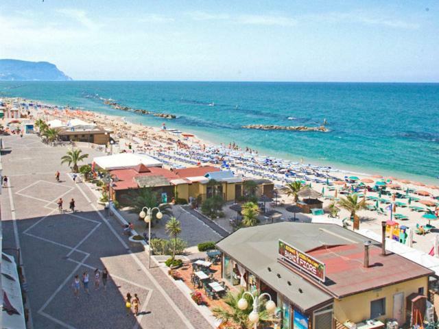 Nel Blu Dipinto Di Blu Apartment Порто Реканати Екстериор снимка